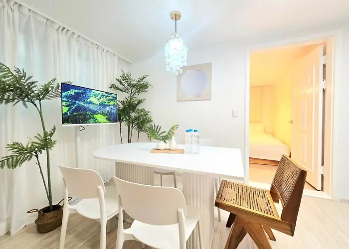 New Allure - Mapo Stn 10min Hongdae Stn 20min #massage Chair #netflix #purifier V