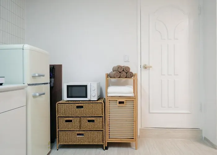New Allure - Mapo Stn 10min Hongdae Stn 20min #massage Chair #netflix #purifier V * Seoul