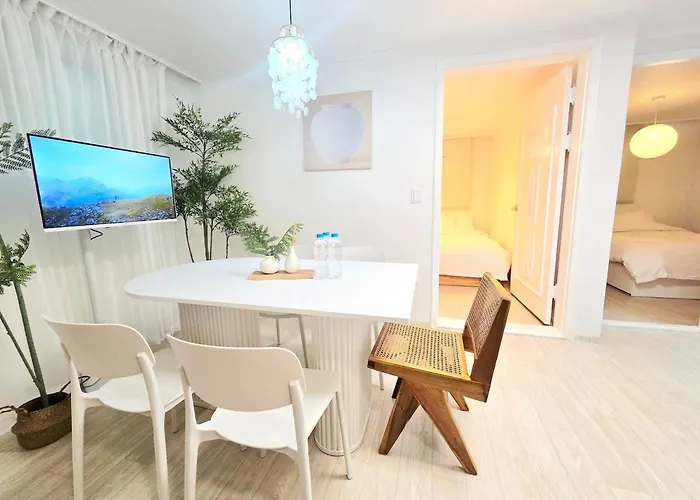 New Allure - Mapo Stn 10min Hongdae Stn 20min #massage Chair #netflix #purifier V * Seoul